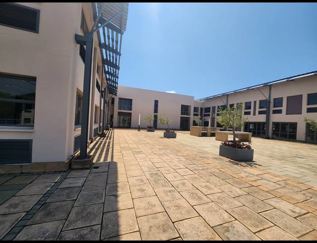 697M² OFFICE TO LET IN RANDJESPARK
